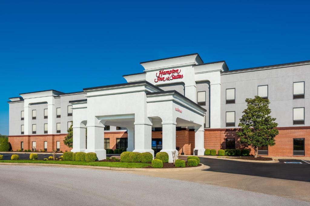 Hampton Inn & Suites Hopkinsville Main image 1